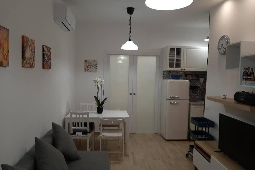 Casetta Alu' - Il Tuo Nido A Stampace Cagliari Exterior foto